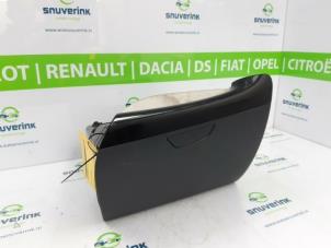 Gebruikte Dashboardkastje Renault Captur (2R) 1.5 Energy dCi 90 FAP Prijs € 40,00 Margeregeling aangeboden door Snuverink Autodemontage