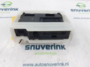 Gebruikte Kaartlezer (slot) Renault Captur (2R) 1.5 Energy dCi 90 FAP Prijs € 14,98 Margeregeling aangeboden door Snuverink Autodemontage