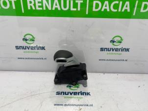 Gebruikte Versnellingspook Renault Zoé (AG) R135 Prijs € 121,00 Inclusief btw aangeboden door Snuverink Autodemontage