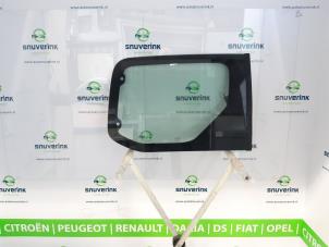 Gebruikte Ruit Achterdeur Bus-Bestel Peugeot Partner Tepee (7A/B/C/D/E/F/G/J/P/S) 1.6 VTI 120 16V Prijs € 60,00 Margeregeling aangeboden door Snuverink Autodemontage