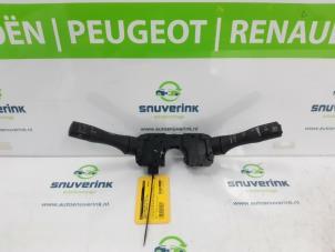 Gebruikte Stuurkolomschakelaar Renault Koleos I 2.5 16V 4x4 Prijs € 110,00 Margeregeling aangeboden door Snuverink Autodemontage