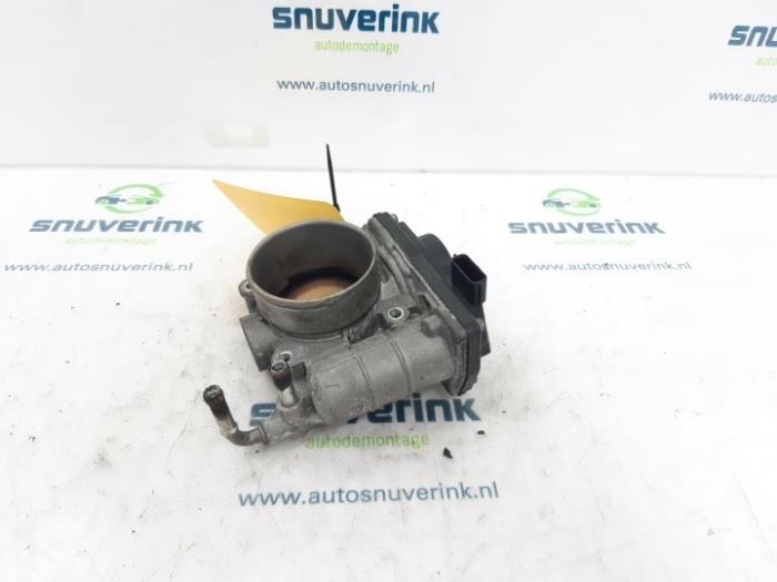 Gebruikte Gasklephuis Renault Koleos I 2.5 16V 4x4 Prijs € 89,99 Margeregeling aangeboden door Snuverink Autodemontage