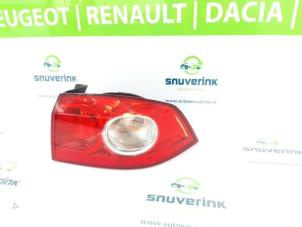 Gebruikte Achterlicht rechts Renault Laguna II (BG) 1.6 16V Prijs € 20,00 Margeregeling aangeboden door Snuverink Autodemontage