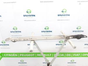 Gebruikte Radiateurbalk Peugeot RCZ (4J) 1.6 16V THP Prijs € 35,00 Margeregeling aangeboden door Snuverink Autodemontage