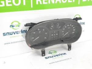 Gebruikte Instrumentenpaneel Opel Vivaro 2.5 DTI 16V Prijs € 39,98 Margeregeling aangeboden door Snuverink Autodemontage