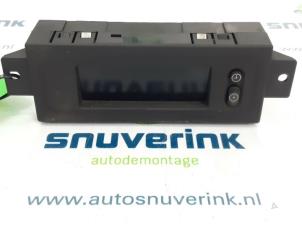 Gebruikte Display Interieur Opel Vivaro 2.5 DTI 16V Prijs € 19,99 Margeregeling aangeboden door Snuverink Autodemontage
