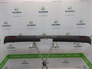 Gebruikte Bumper achter Opel Vivaro 2.5 DTI 16V Prijs € 48,38 Inclusief btw aangeboden door Snuverink Autodemontage