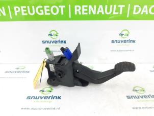 Gebruikte Koppelingspedaal Renault Twingo III (AH) 1.0 SCe 70 12V Prijs € 45,00 Margeregeling aangeboden door Snuverink Autodemontage