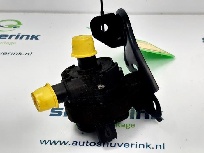 Gebruikte Waterpomp Opel Vivaro Combi 1.6 CDTI Biturbo 120 Prijs € 42,35 Inclusief btw aangeboden door Snuverink Autodemontage