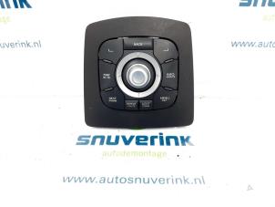 Gebruikte Radiobedienings paneel Renault Scénic III (JZ) 1.6 16V Prijs € 50,00 Margeregeling aangeboden door Snuverink Autodemontage