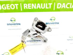 Gebruikte Motorsteun Renault Scénic III (JZ) 1.6 16V Prijs € 27,00 Margeregeling aangeboden door Snuverink Autodemontage