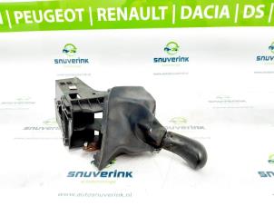 Gebruikte Versnellingspook Renault Kangoo Express (FW) 1.5 dCi 90 FAP Prijs € 48,40 Inclusief btw aangeboden door Snuverink Autodemontage