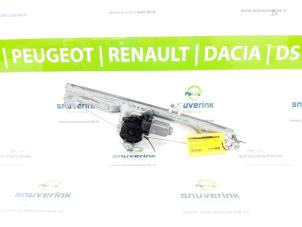 Gebruikte Ruitmechaniek 4Deurs rechts-achter Renault Modus/Grand Modus (JP) 1.2 16V TCE 100 Prijs € 60,00 Margeregeling aangeboden door Snuverink Autodemontage