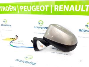 Gebruikte Spiegel Buiten links Renault Modus/Grand Modus (JP) 1.2 16V TCE 100 Prijs € 70,00 Margeregeling aangeboden door Snuverink Autodemontage