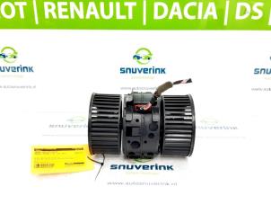 Gebruikte Kachel Ventilatiemotor Renault Megane III Berline (BZ) 1.5 dCi 110 Prijs € 50,00 Margeregeling aangeboden door Snuverink Autodemontage
