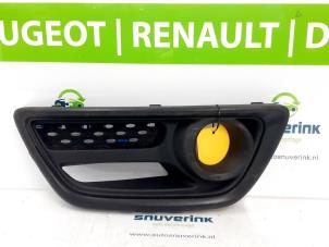 Gebruikte Sierlijst Renault Captur (2R) 1.2 TCE 16V EDC Prijs € 30,00 Margeregeling aangeboden door Snuverink Autodemontage