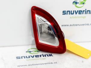 Gebruikte Achteruitrijlicht links Renault Twingo II (CN) 1.2 16V Prijs € 20,00 Margeregeling aangeboden door Snuverink Autodemontage