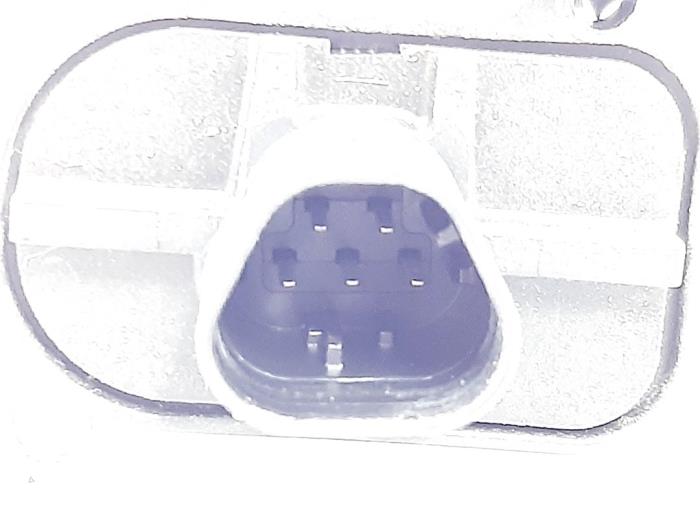 Luchtmassameter van een Suzuki Swift (ZA/ZC/ZD) 1.2 16V 2013