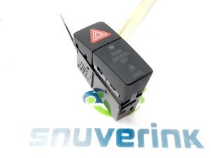 Gebruikte Schakelaar Paniekverlichting Suzuki Swift (ZA/ZC/ZD) 1.2 16V Prijs € 25,00 Margeregeling aangeboden door Snuverink Autodemontage