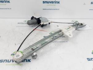 Gebruikte Ruitmechaniek 4Deurs rechts-voor Suzuki Swift (ZA/ZC/ZD) 1.2 16V Prijs € 54,99 Margeregeling aangeboden door Snuverink Autodemontage