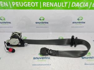Gebruikte Veiligheidsgordel rechts-voor Renault Wind (EN/E4) 1.2 16V GT TCE eco2 Prijs op aanvraag aangeboden door Snuverink Autodemontage