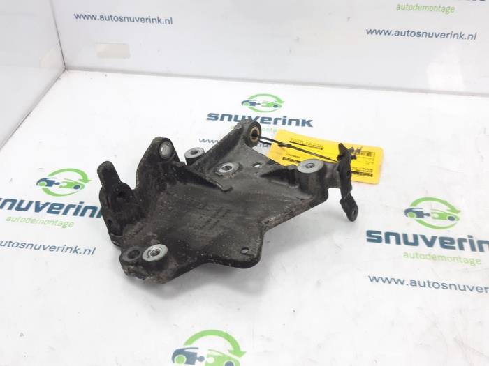 Gebruikte Dynamosteun boven Renault Zoé (AG) R135 Prijs € 42,33 Inclusief btw aangeboden door Snuverink Autodemontage