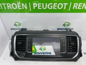 Gebruikte Radiobedienings paneel Peugeot Expert (VA/VB/VE/VF/VY) 2.0 Blue HDi 120 16V Prijs € 60,50 Inclusief btw aangeboden door Snuverink Autodemontage