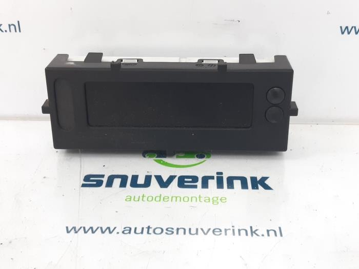 Gebruikte Display Interieur Renault Clio III (BR/CR) 1.5 dCi FAP Prijs € 40,49 Margeregeling aangeboden door Snuverink Autodemontage