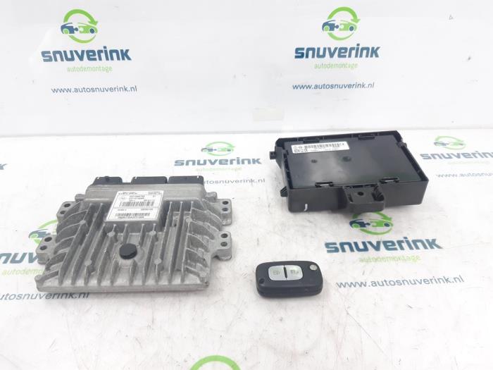 Gebruikte Computer Motormanagement Renault Clio III (BR/CR) 1.5 dCi FAP Prijs € 149,98 Margeregeling aangeboden door Snuverink Autodemontage