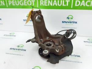 Gebruikte Fusee rechts-voor Renault Kadjar (RFEH) 1.3 TCE 140 FAP 16V Prijs € 100,00 Margeregeling aangeboden door Snuverink Autodemontage