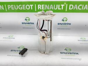 Gebruikte Tank element Pomp Renault Kadjar (RFEH) 1.3 TCE 140 FAP 16V Prijs € 54,00 Margeregeling aangeboden door Snuverink Autodemontage
