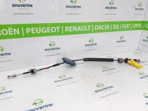 Gebruikte Schakelkabel Versnellingsbak Renault Kadjar (RFEH) 1.3 TCE 140 FAP 16V Prijs € 50,00 Margeregeling aangeboden door Snuverink Autodemontage