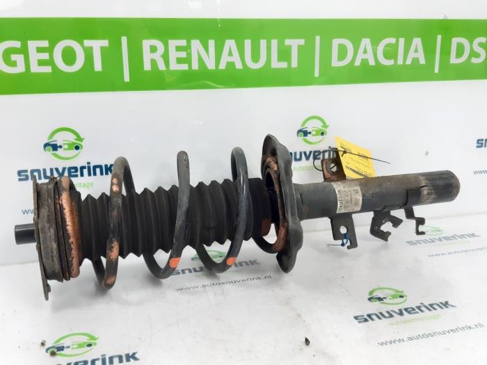 Schokdemperpoot links-voor van een Renault Kadjar (RFEH) 1.3 TCE 140 FAP 16V 2019