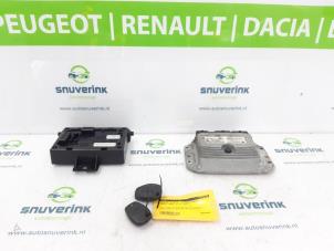 Gebruikte Computer Motormanagement Renault Modus/Grand Modus (JP) 1.6 16V Prijs € 149,98 Margeregeling aangeboden door Snuverink Autodemontage