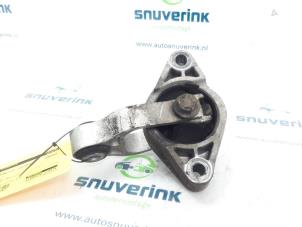 Gebruikte Motorrubber Renault Laguna Coupé (DT) 2.0 Turbo 16V GT Prijs € 22,00 Margeregeling aangeboden door Snuverink Autodemontage