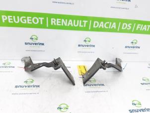 Gebruikte Voorfront Renault Laguna Coupé (DT) 2.0 Turbo 16V GT Prijs € 30,00 Margeregeling aangeboden door Snuverink Autodemontage