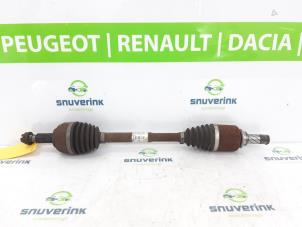 Gebruikte Steekas links-voor Renault Wind (EN/E4) 1.2 16V GT TCE eco2 Prijs € 40,00 Margeregeling aangeboden door Snuverink Autodemontage