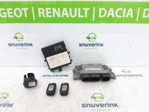 Gebruikte Computer Motormanagement Renault Wind (EN/E4) 1.2 16V GT TCE eco2 Prijs op aanvraag aangeboden door Snuverink Autodemontage