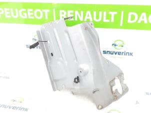 Gebruikte Frontpaneel Renault Wind (EN/E4) 1.2 16V GT TCE eco2 Prijs € 35,99 Margeregeling aangeboden door Snuverink Autodemontage