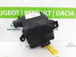 Gebruikte Luchtfilterhuis Renault Wind (EN/E4) 1.2 16V GT TCE eco2 Prijs € 34,99 Margeregeling aangeboden door Snuverink Autodemontage