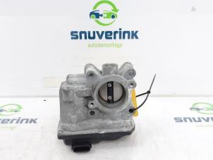 Gasklephuis van een Renault Clio III (BR/CR) 1.2 16V Tce 2012