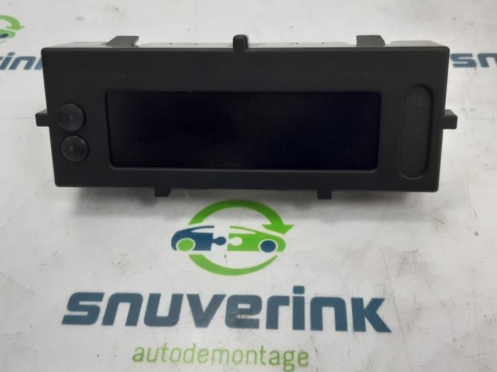 Gebruikte Display Interieur Renault Clio III (BR/CR) 1.2 16V Tce Prijs € 40,49 Margeregeling aangeboden door Snuverink Autodemontage