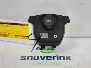 Gebruikte AUX/USB aansluiting Toyota Aygo (B40) 1.0 12V VVT-i Prijs € 15,00 Margeregeling aangeboden door Snuverink Autodemontage