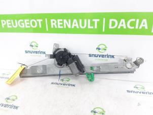 Gebruikte Ruitmechaniek 4Deurs links-voor Renault Scénic II (JM) 2.0 16V Prijs € 45,00 Margeregeling aangeboden door Snuverink Autodemontage
