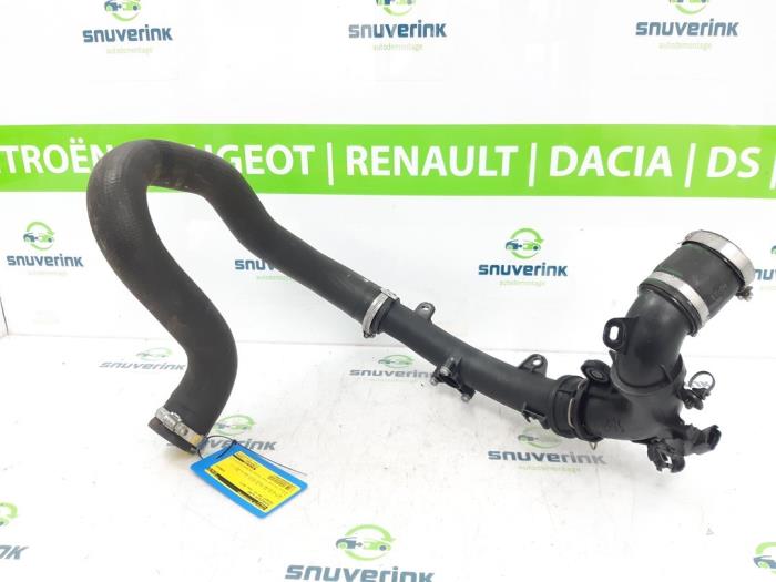 Gebruikte Intercooler Slang Peugeot 308 SW (L4/L9/LC/LJ/LR) 1.2 12V e-THP PureTech 110 Prijs € 30,60 Margeregeling aangeboden door Snuverink Autodemontage