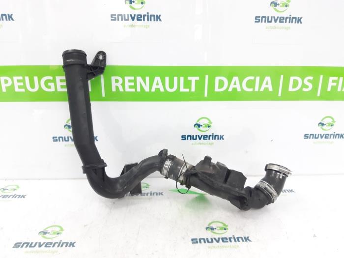 Gebruikte Intercooler Slang Opel Vivaro 2.0 CDTI 122 Prijs € 69,41 Inclusief btw aangeboden door Snuverink Autodemontage
