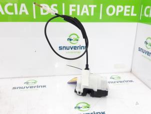 Gebruikte Deurslot Mechaniek 2Deurs links Fiat 500 (312) 0.9 TwinAir 80 Prijs € 35,00 Margeregeling aangeboden door Snuverink Autodemontage