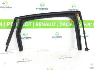 Gebruikte Raamlikker Renault Arkana (RJLL) 1.6 E-Tech 145 16V Prijs € 24,20 Inclusief btw aangeboden door Snuverink Autodemontage