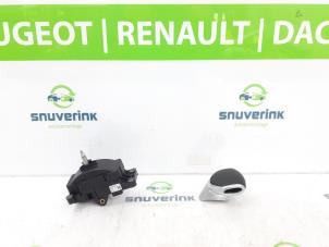 Gebruikte Versnellingspook Renault Arkana (RJLL) 1.6 E-Tech 145 16V Prijs € 114,94 Inclusief btw aangeboden door Snuverink Autodemontage