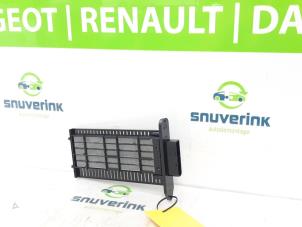 Gebruikte Element Kachelverwarming Renault Arkana (RJLL) 1.6 E-Tech 145 16V Prijs € 42,35 Inclusief btw aangeboden door Snuverink Autodemontage